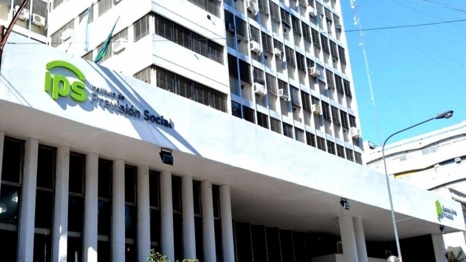 Jubilados y pensionados bonaerenses cobran desde este lunes sus haberes y el medio aguinaldo